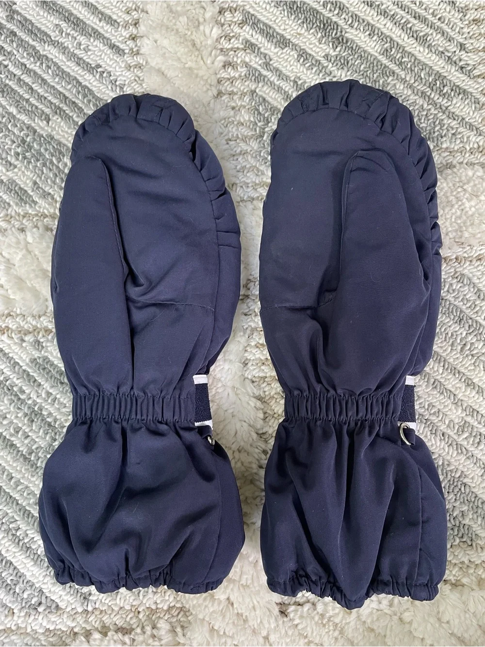 The Company Store -  Navy Insulated Mittens with Elastic Strap - Size M